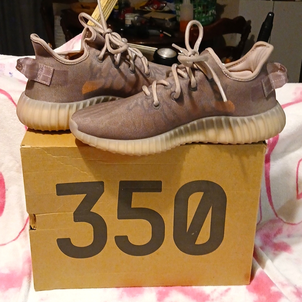 Yeezy Boost 350 V2 Size 8